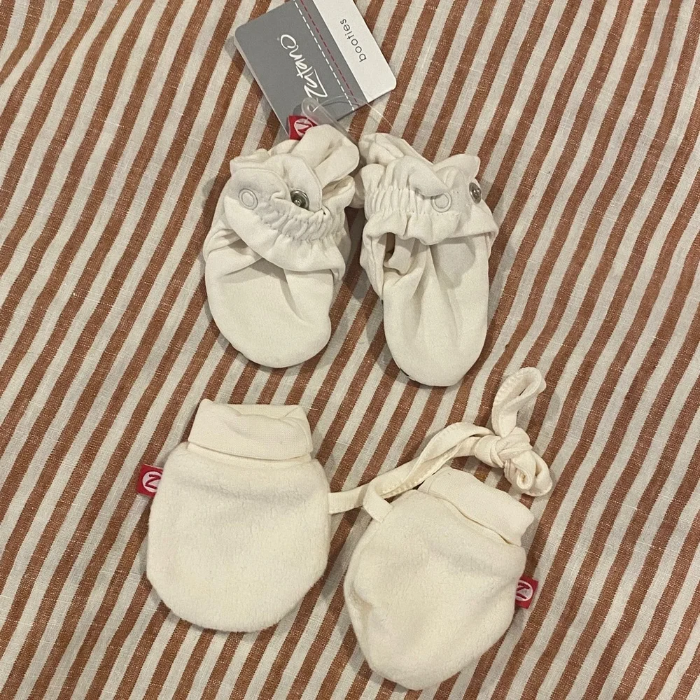 Zutano Cream Baby Mittens and Booties bundle newborn/3 months